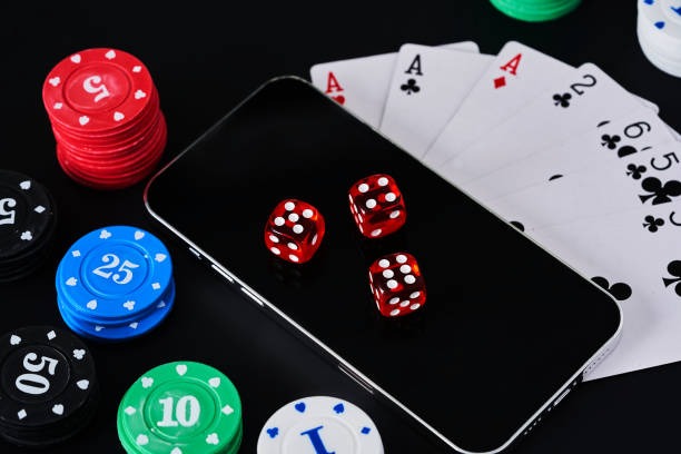 Live dealer rolling three dice in Lightning Dice game on astra77 login